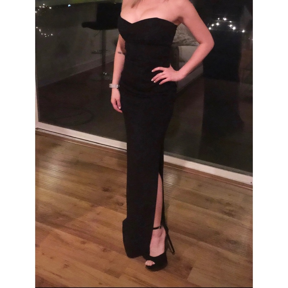 USED Nicole Miller black silk strapless full length formal gown dress size 8